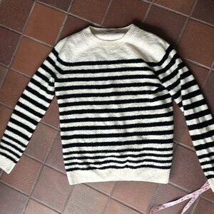 Vince Sweater Ivory & Black striped cuddly size Small